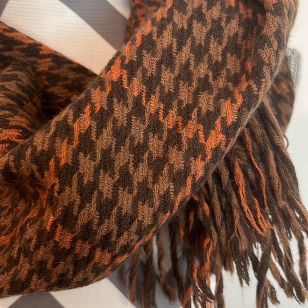 Fall Scarf 🍁 - Picture 2 of 4